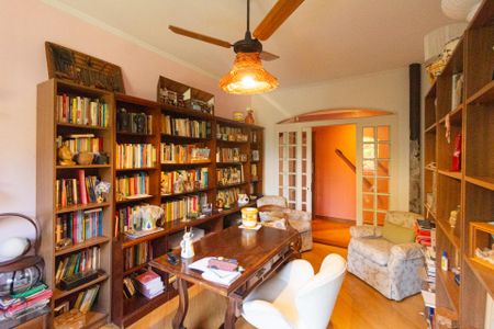 Casa de condomínio para alugar com 422m², 4 quartos e 5 vagasEscritório