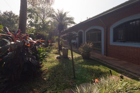 Casa de condomínio para alugar com 422m², 4 quartos e 5 vagasQuintal