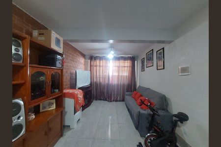 Casa à venda com 125m², 4 quartos e 2 vagas Casa à venda com 125m², 4 quartos e 2 vagasSala
