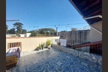 Casa à venda com 125m², 4 quartos e 2 vagas Casa à venda com 125m², 4 quartos e 2 vagasVaranda