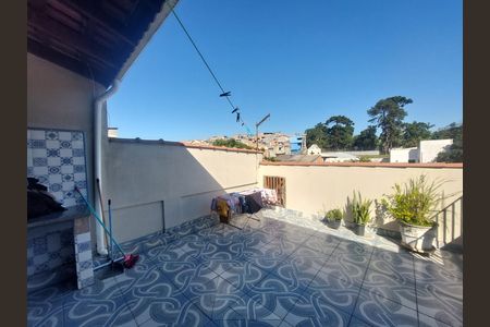 Casa à venda com 125m², 4 quartos e 2 vagas Casa à venda com 125m², 4 quartos e 2 vagasVaranda