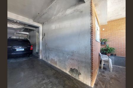 Garagem de casa à venda com 4 quartos, 125m² em Jardim Santa Francisca Cabrini, São Paulo