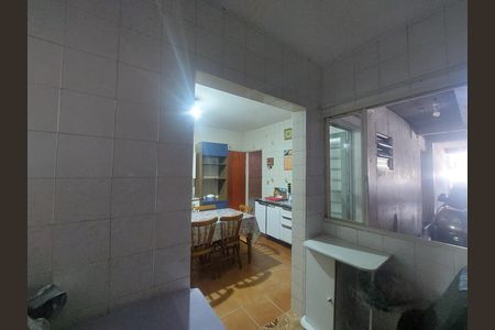 Deposito de casa à venda com 4 quartos, 125m² em Jardim Santa Francisca Cabrini, São Paulo