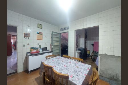 Casa à venda com 125m², 4 quartos e 2 vagas Casa à venda com 125m², 4 quartos e 2 vagasCozinha