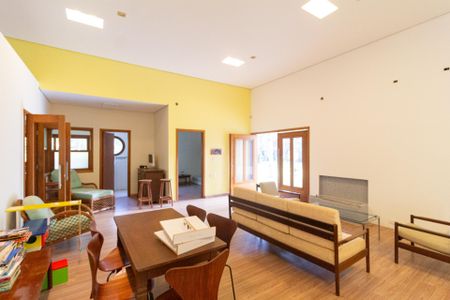 Sala de casa de condomínio para alugar com 2 quartos, 110m² em Nova Fazendinha, Carapicuíba
