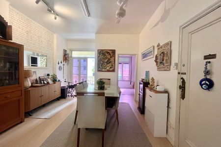 Apartamento à venda com 110m², 3 quartos e 1 vaga Apartamento à venda com 110m², 3 quartos e 1 vagaSala