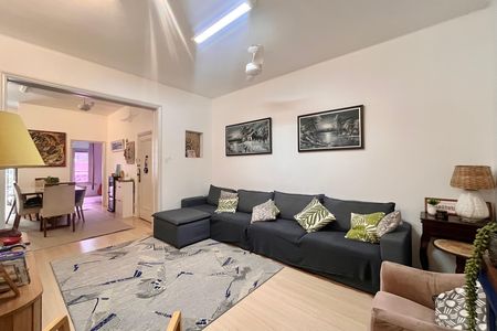 Apartamento à venda com 110m², 3 quartos e 1 vaga Apartamento à venda com 110m², 3 quartos e 1 vagaSala