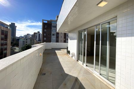 Apartamento para alugar com 180m², 3 quartos e 2 vagas Apartamento para alugar com 180m², 3 quartos e 2 vagasCobertura