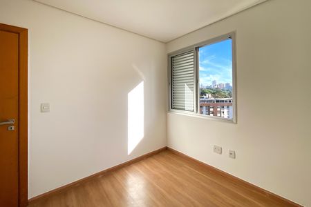 Apartamento para alugar com 180m², 3 quartos e 2 vagas Apartamento para alugar com 180m², 3 quartos e 2 vagasQuarto 2