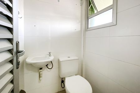 Apartamento para alugar com 180m², 3 quartos e 2 vagas Apartamento para alugar com 180m², 3 quartos e 2 vagasBanheiro de serviço