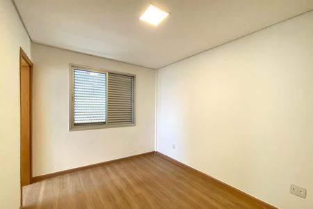 Apartamento para alugar com 180m², 3 quartos e 2 vagas Apartamento para alugar com 180m², 3 quartos e 2 vagasSuite