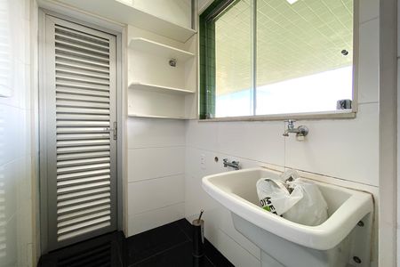Apartamento para alugar com 180m², 3 quartos e 2 vagas Apartamento para alugar com 180m², 3 quartos e 2 vagasÁrea de Serviço