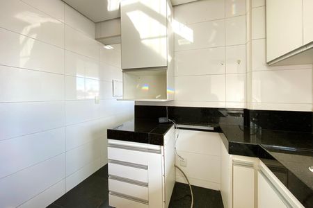 Apartamento para alugar com 180m², 3 quartos e 2 vagas Apartamento para alugar com 180m², 3 quartos e 2 vagasCozinha