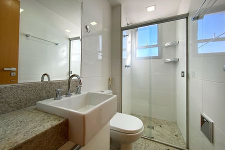 Apartamento para alugar com 180m², 3 quartos e 2 vagas Apartamento para alugar com 180m², 3 quartos e 2 vagasBanheiro
