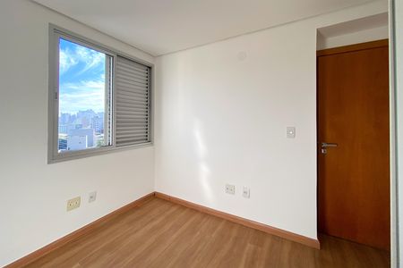 Apartamento para alugar com 180m², 3 quartos e 2 vagas Apartamento para alugar com 180m², 3 quartos e 2 vagasQuarto 3