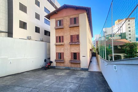 Entrada de apartamento para alugar com 2 quartos, 54m² em Sagrada Família, Belo Horizonte