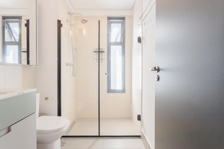 Banheiro de kitnet/studio para alugar com 1 quarto, 54m² em Pinheiros, São Paulo