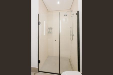 Banheiro de kitnet/studio para alugar com 1 quarto, 41m² em Pinheiros, São Paulo