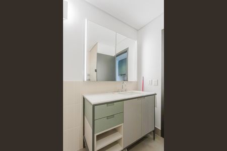 Banheiro de kitnet/studio para alugar com 1 quarto, 41m² em Pinheiros, São Paulo