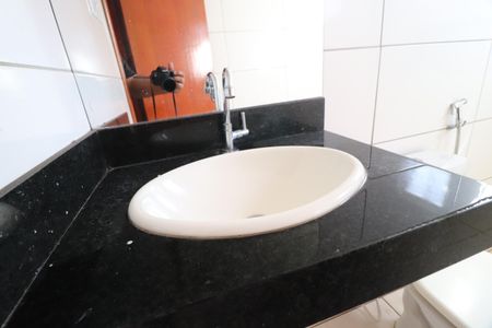 Casa para alugar com 160m², 4 quartos e 2 vagasBanheiro Social