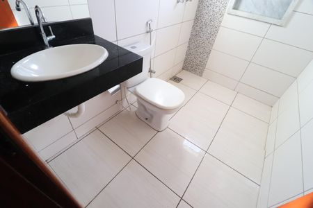 Casa para alugar com 160m², 4 quartos e 2 vagasBanheiro Social