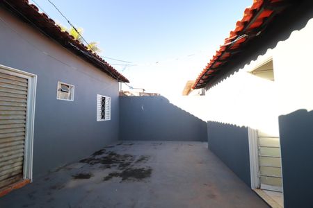 Quintal de casa para alugar com 4 quartos, 160m² em São Jorge, Uberlândia