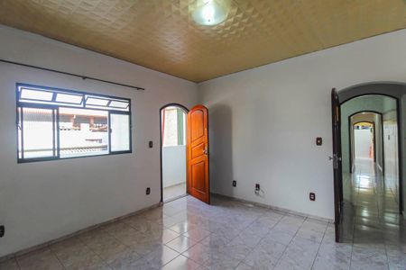 Casa à venda com 4 quartos, 375m² em Jardim Guairaca, São Paulo