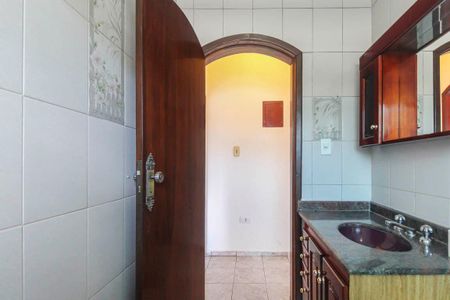 Banheiro 1 de casa à venda com 4 quartos, 375m² em Jardim Guairaca, São Paulo