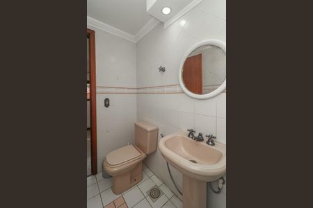 Casa à venda com 374m², 3 quartos e 4 vagas Casa à venda com 374m², 3 quartos e 4 vagasBanheiro da Suíte