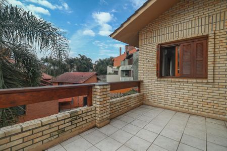 Casa à venda com 374m², 3 quartos e 4 vagas Casa à venda com 374m², 3 quartos e 4 vagasVaranda da Suíte 3