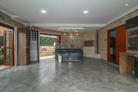 Casa à venda com 374m², 3 quartos e 4 vagas Casa à venda com 374m², 3 quartos e 4 vagasGaragem / Churrasqueira