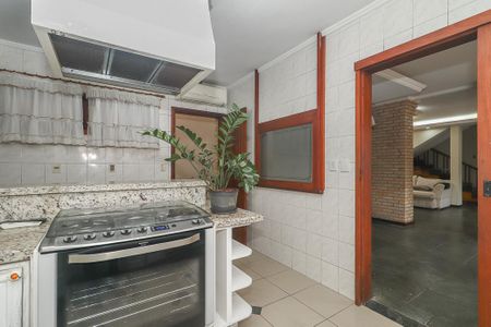 Casa à venda com 374m², 3 quartos e 4 vagas Casa à venda com 374m², 3 quartos e 4 vagasCozinha