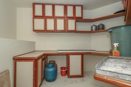 Casa à venda com 374m², 3 quartos e 4 vagas Casa à venda com 374m², 3 quartos e 4 vagasDepósito