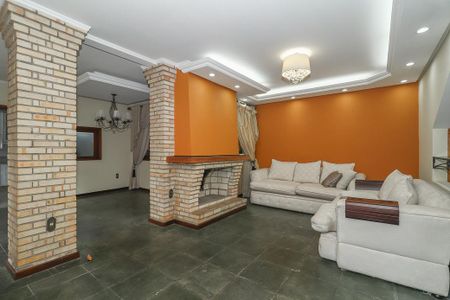 Casa à venda com 3 quartos, 374m² em Chácara das Pedras, Porto Alegre