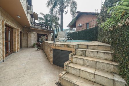 Casa à venda com 374m², 3 quartos e 4 vagas Casa à venda com 374m², 3 quartos e 4 vagasPiscina