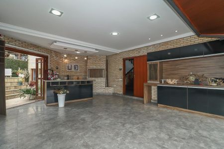 Casa à venda com 374m², 3 quartos e 4 vagas Casa à venda com 374m², 3 quartos e 4 vagasGaragem / Churrasqueira