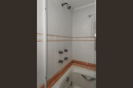 Casa à venda com 374m², 3 quartos e 4 vagas Casa à venda com 374m², 3 quartos e 4 vagasBanheiro da Suíte