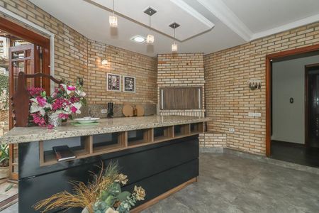 Casa à venda com 374m², 3 quartos e 4 vagas Casa à venda com 374m², 3 quartos e 4 vagasGaragem / Churrasqueira