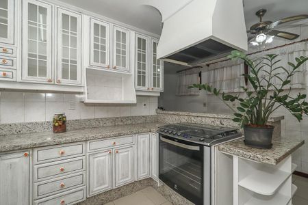 Cozinha de casa à venda com 3 quartos, 374m² em Chácara das Pedras, Porto Alegre