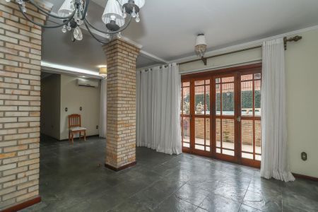 Casa à venda com 374m², 3 quartos e 4 vagas Casa à venda com 374m², 3 quartos e 4 vagasSala de Jantar