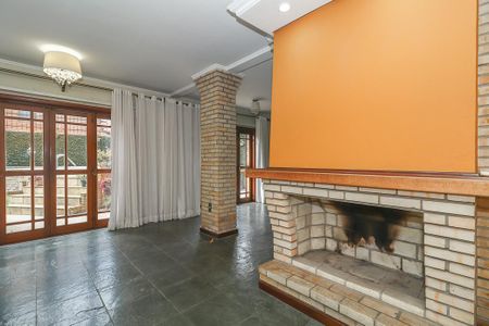 Casa à venda com 374m², 3 quartos e 4 vagas Casa à venda com 374m², 3 quartos e 4 vagasSala