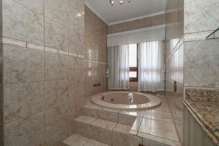 Casa à venda com 374m², 3 quartos e 4 vagas Casa à venda com 374m², 3 quartos e 4 vagasBanheiro da Suíte 3