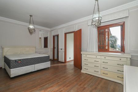 Casa à venda com 374m², 3 quartos e 4 vagas Casa à venda com 374m², 3 quartos e 4 vagasQuarto Suíte 3