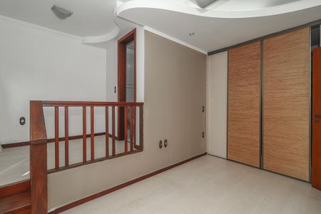 Casa à venda com 374m², 3 quartos e 4 vagas Casa à venda com 374m², 3 quartos e 4 vagasCloset da suíte