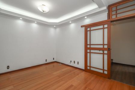 Casa à venda com 374m², 3 quartos e 4 vagas Casa à venda com 374m², 3 quartos e 4 vagasQuarto Suíte