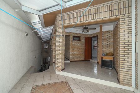 Casa à venda com 374m², 3 quartos e 4 vagas Casa à venda com 374m², 3 quartos e 4 vagasLavanderia