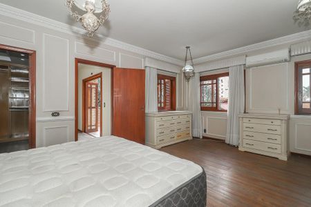 Casa à venda com 374m², 3 quartos e 4 vagas Casa à venda com 374m², 3 quartos e 4 vagasQuarto Suíte 3
