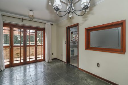 Casa à venda com 374m², 3 quartos e 4 vagas Casa à venda com 374m², 3 quartos e 4 vagasSala de Jantar