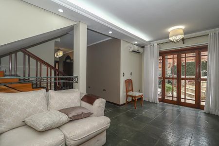 Casa à venda com 374m², 3 quartos e 4 vagas Casa à venda com 374m², 3 quartos e 4 vagasSala