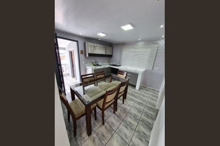 Casa para alugar com 70m², 3 quartos e 2 vagas Casa para alugar com 70m², 3 quartos e 2 vagasCozinha